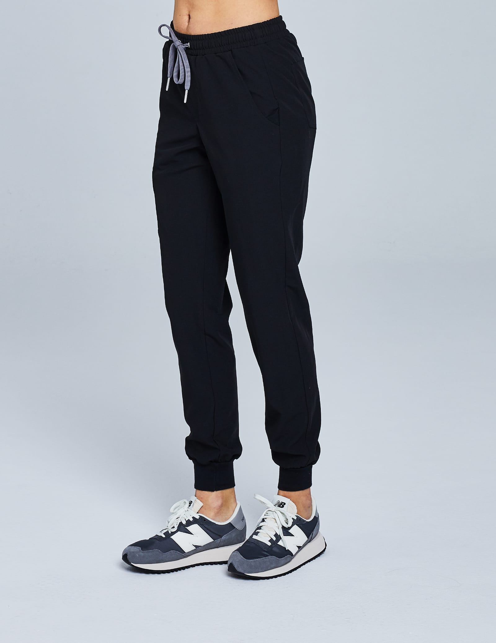 Spodnie Joggery Damskie- BLACK Spodnie Joggery Damskie- BLACK