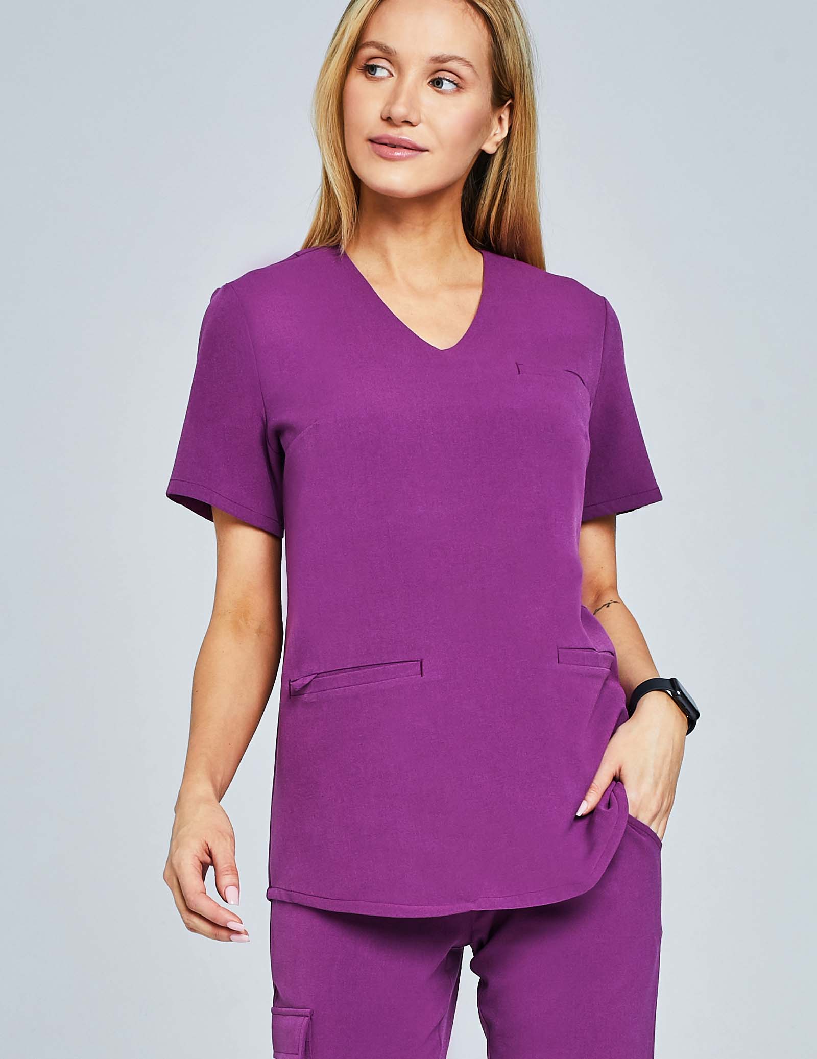 Bluza Medyczna Grace - GRAPE PURPLE Bluza Medyczna Grace - GRAPE PURPLE