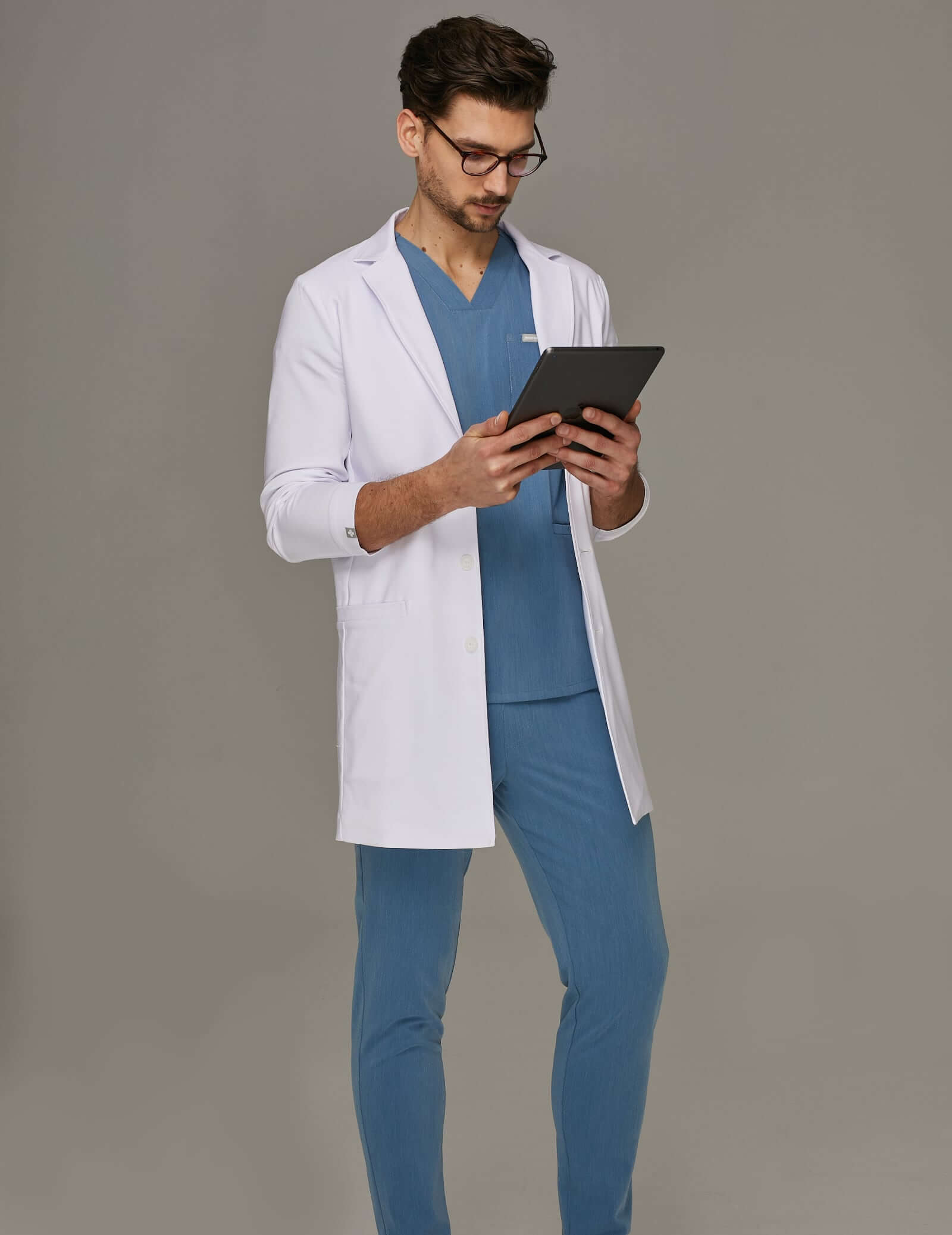 Fartuch Medyczny Męski Slim Fit - COLTON Fartuch Medyczny Męski Slim Fit - COLTON
